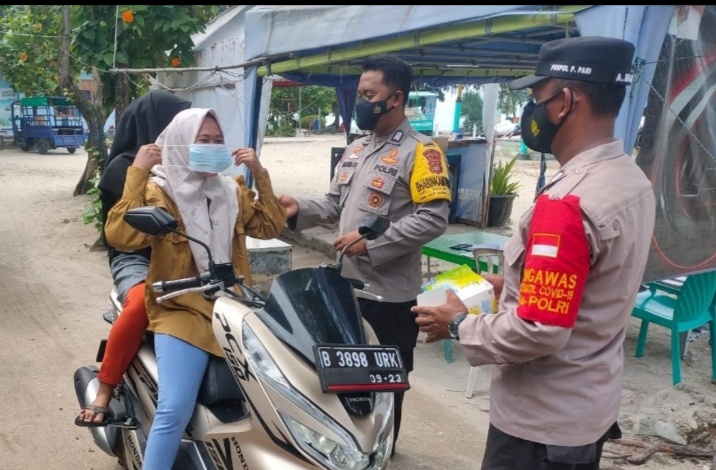 8 Warga Pulau Pemukiman Dapat 2.200 Masker Medis Gratis Dari Polres Kep Seribu