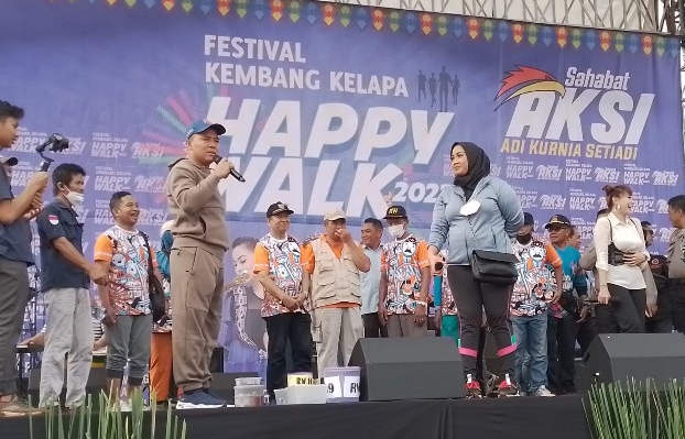 Ikut Memeriahkan Festival Kembang Kelapa, Adi Kurnia : Menghibur Masyarakat Sekaligus Memberdayakan UMKM