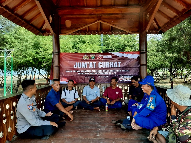 Bhabinkamtibmas Pulau Lancang Gelar Jumat Curhat untuk Dialog dan Cari Solusi Bersama