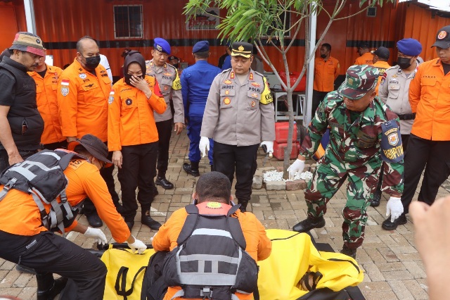 Jenazah Korban Kapal Motor Parikudus  Ditemukan di Perairan  Pondok Dayung
