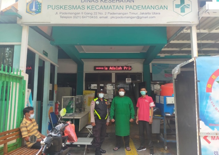 Monitoring Pelaksanaan Swab Test, Personil Bhabinkamtibmas Polsek Pademangan Sambangi Puskesmas