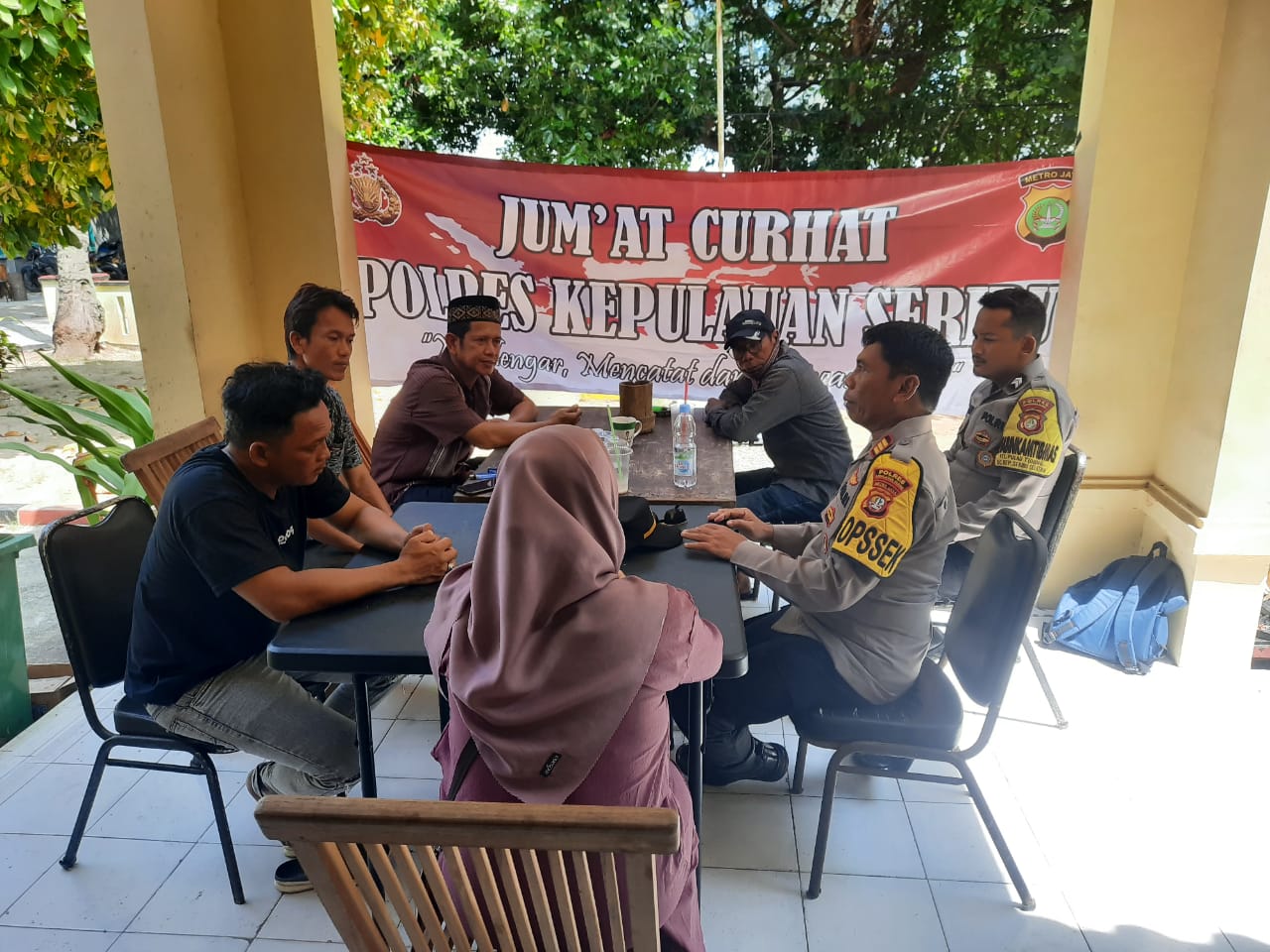 Kapolsek Kepulauan Seribu Selatan Gelar Jumat Curhat untuk Mencari Solusi Permasalahan Kamtibmas di Pulau Tidung