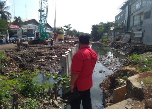Swasta Perbaiki Saluran di Lahan Aset Pemda