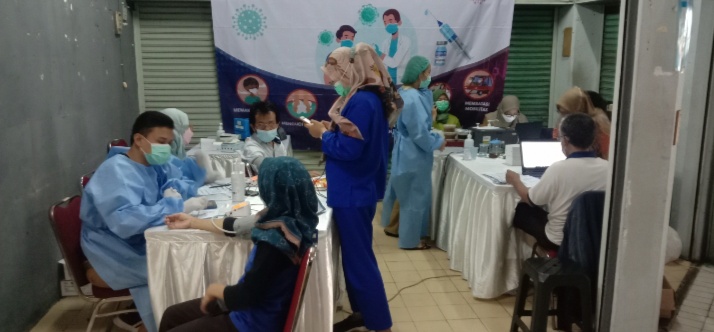 Sediakan Minuman Kopi Gratis di Gerai Vaksin, Cara Pengelola Pasar Slipi Menarik Minat Warga dan Pedagang Untuk Divaksin