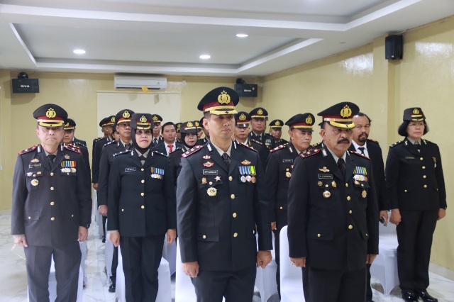 Kapolres Kepulauan Seribu dan Pejabat Utama Polres Ikuti Upacara Hari Lahir Pancasila 
