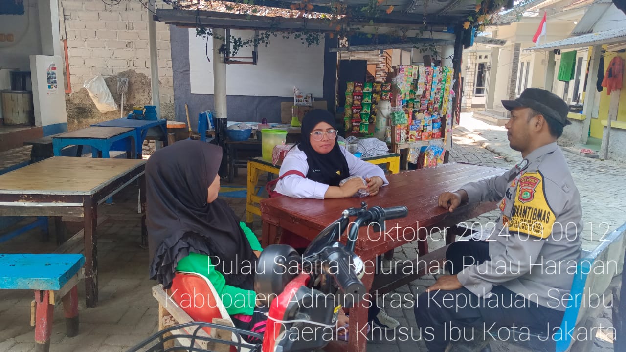 Bhabinkamtibmas Pulau Sabira Ajak Ibu-Ibu Jaga Kamtibmas Jelang Pilkada DKI Jakarta 2024