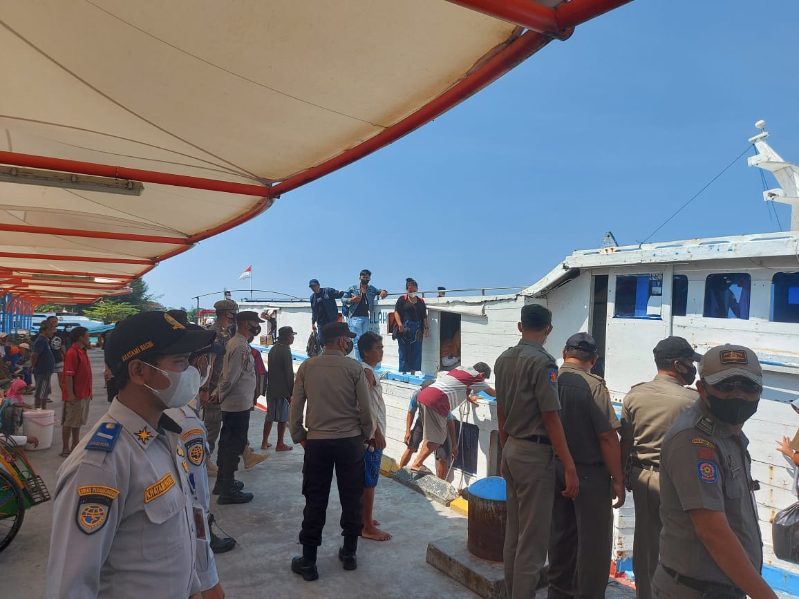 Polres Kep. Seribu Tekankan 1.626 Penumpang Wajib Masker dan Taat Prokes Selama di Kepulauan Seribu