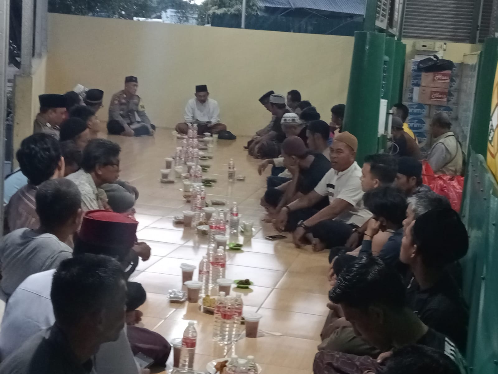 Polres Kepulauan Seribu Gelar Pembagian Takjil dan Buka Puasa Bersama di Masjid Baitul Janna Marina Ancol