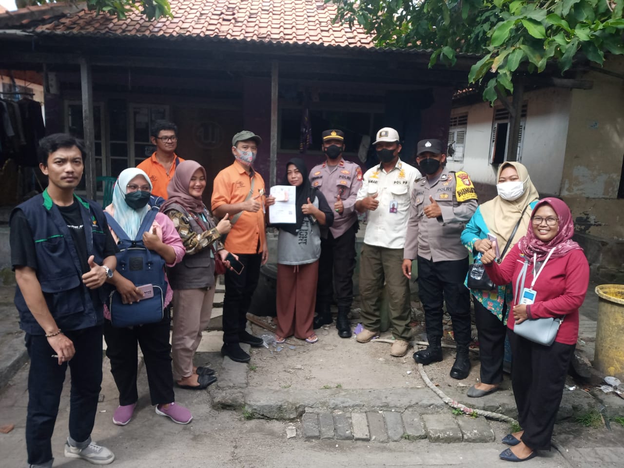 Jamin Aman dan Lancarnya Kegiatan, Polsek Kepulauan Seribu Kawal Penyerahan Dana BLT