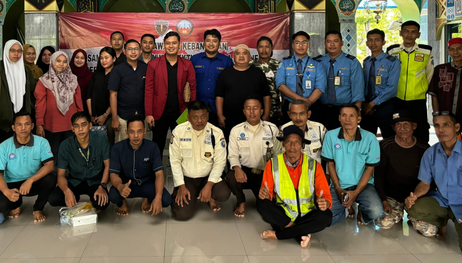 Tingkatkan Persatuan Pasca Pemilu Mahasiswa Ajak Masyarakat Berdiskusi di Bandara Soetta