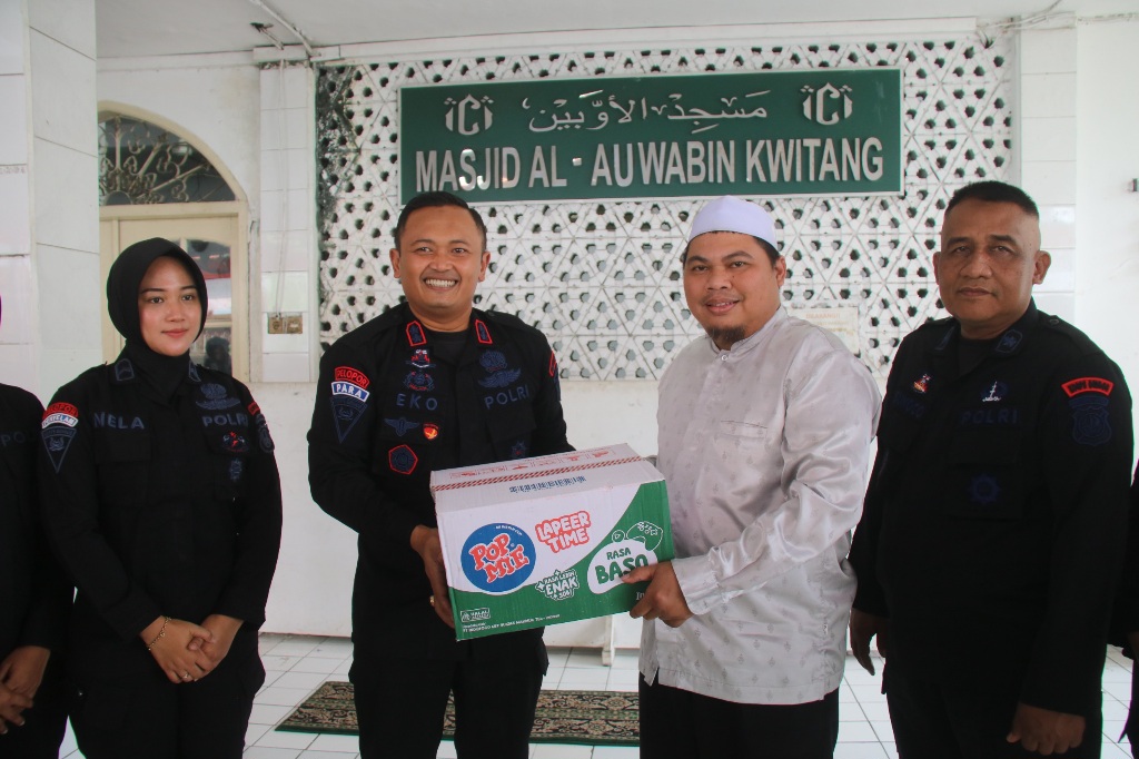 Menebar Kepedulian, Brimob Polda Metro Jaya Jalin Silaturahmi ke Kediaman Habib Ali Kwitang, Berbagi Melalui Majlis Ta’lim Al Habib Ali Alhabsyi