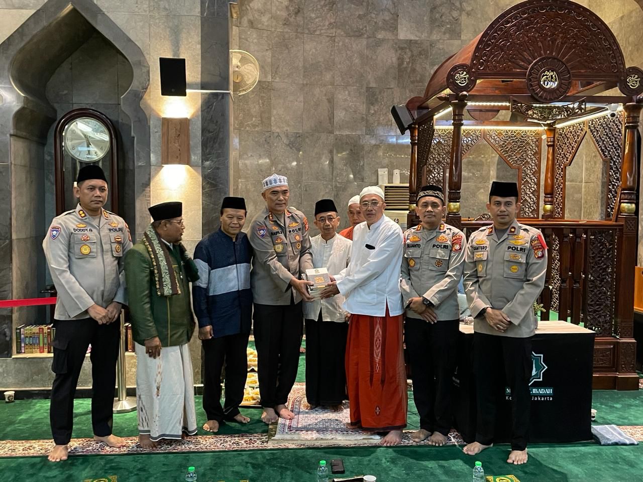 Ciptakan Pemilu Damai 2024, Ditbinmas Polda Metro Jaya Adakan Sholat Subuh Keliling