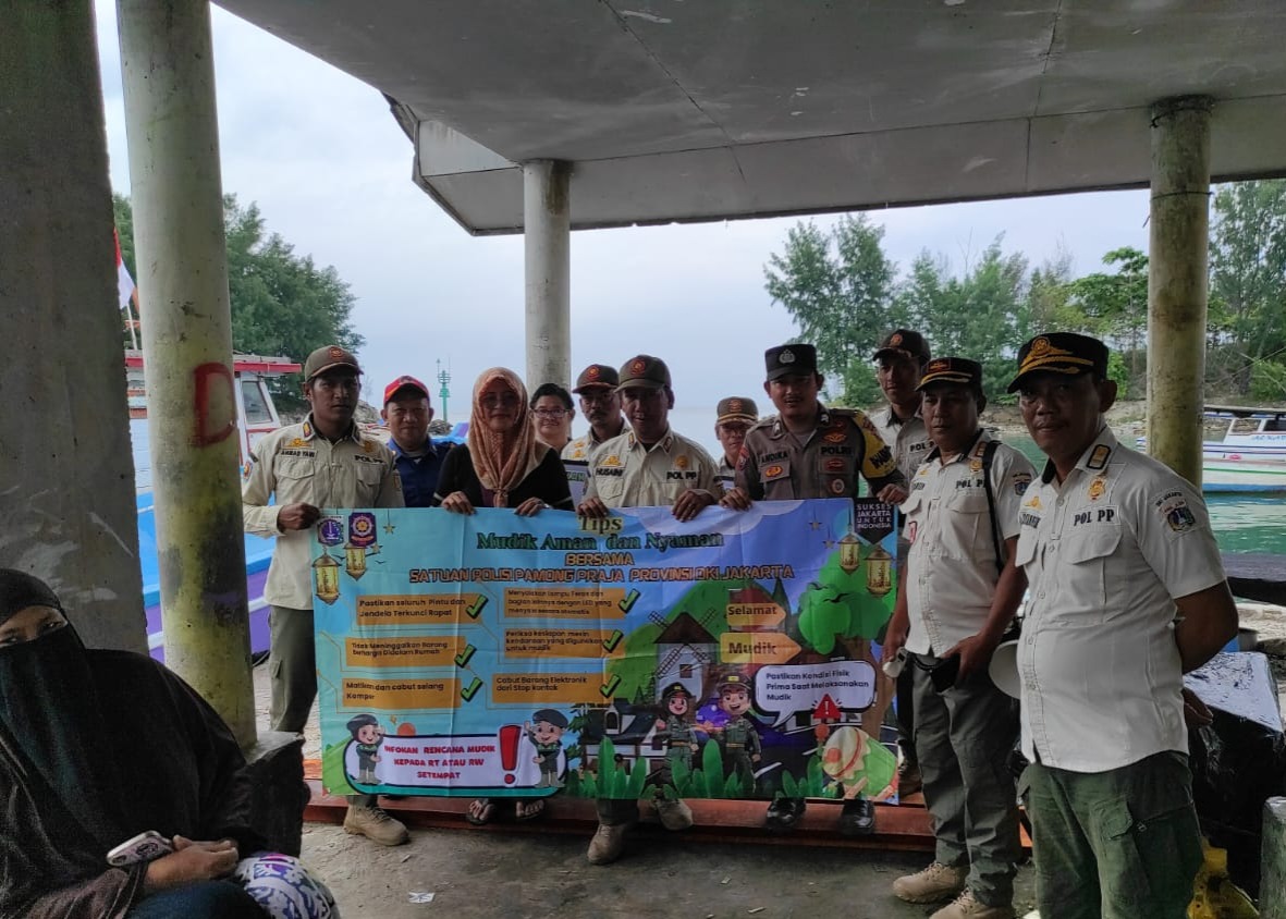 Bhabinkamtibmas Pulau Tidung Sosialisasikan Mudik Aman dan Peraturan Daerah