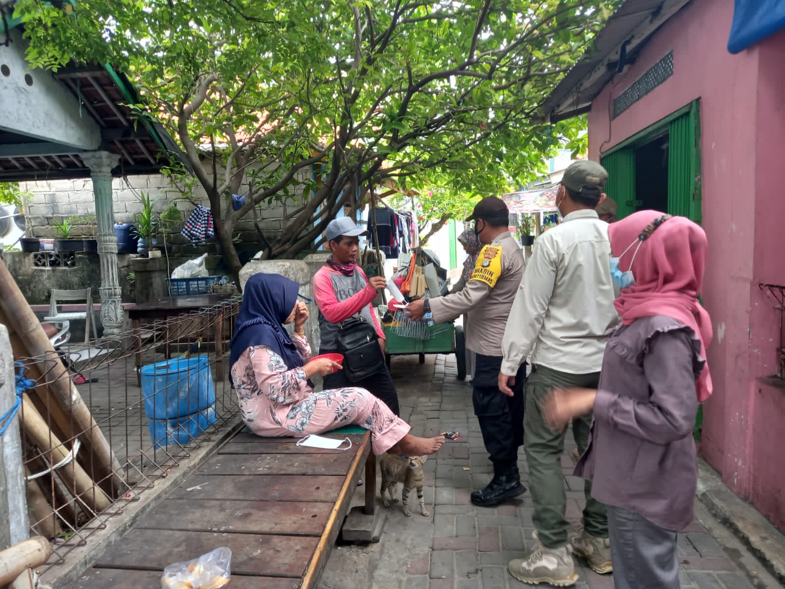 Bagikan 1.400 Masker, Polres Kep Seribu bersama Polsek Jajaran Cegah COVID-19