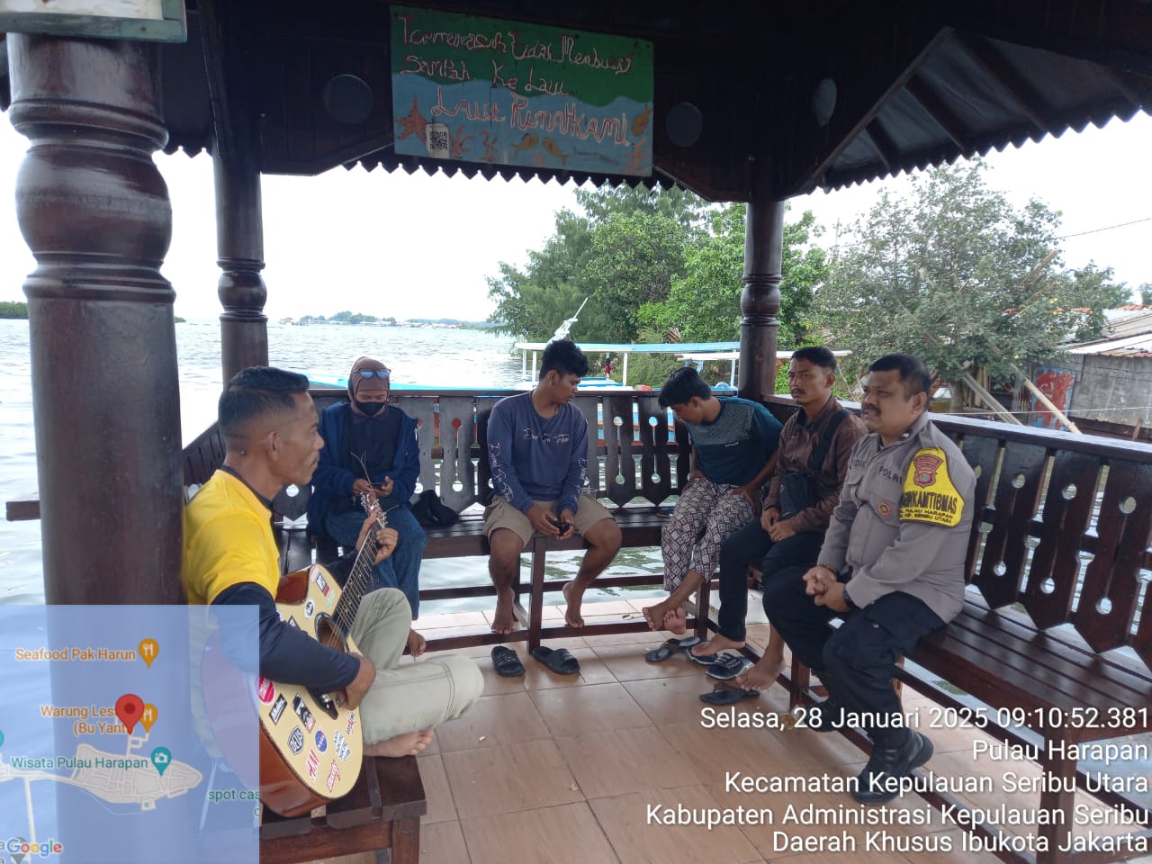 Bhabinkamtibmas Pulau Harapan Lakukan Sambang Warga Remaja untuk Tingkatkan Kamtibmas
