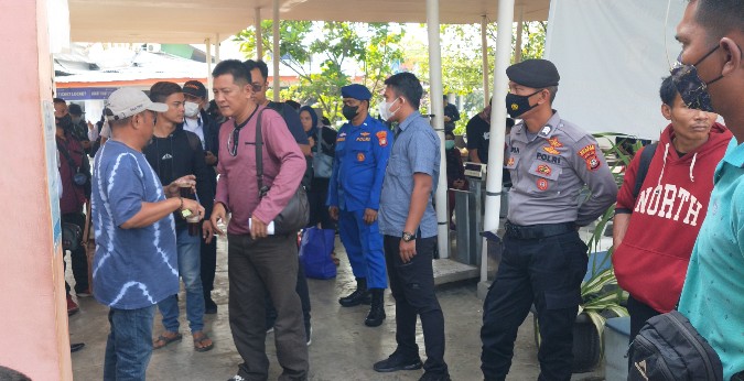 195 Penumpang di Marina Ancol Diimbau oleh Polres Kep. Seribu untuk Scan PeduliLindungi Sebelum Naik Kapal