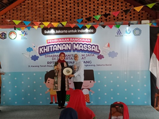 Sambut HUT DKI, Dharma Wanita PAM Jaya Gelar Khitanan Massal di Jakarta