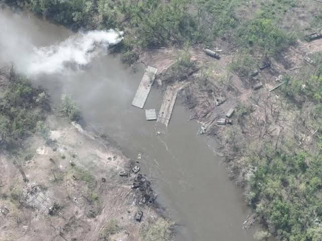 Jembatan Dihancurkan, Evakuasi Warga Sipil Dan Pasokan Bantuan Di Ukraina Terhambat