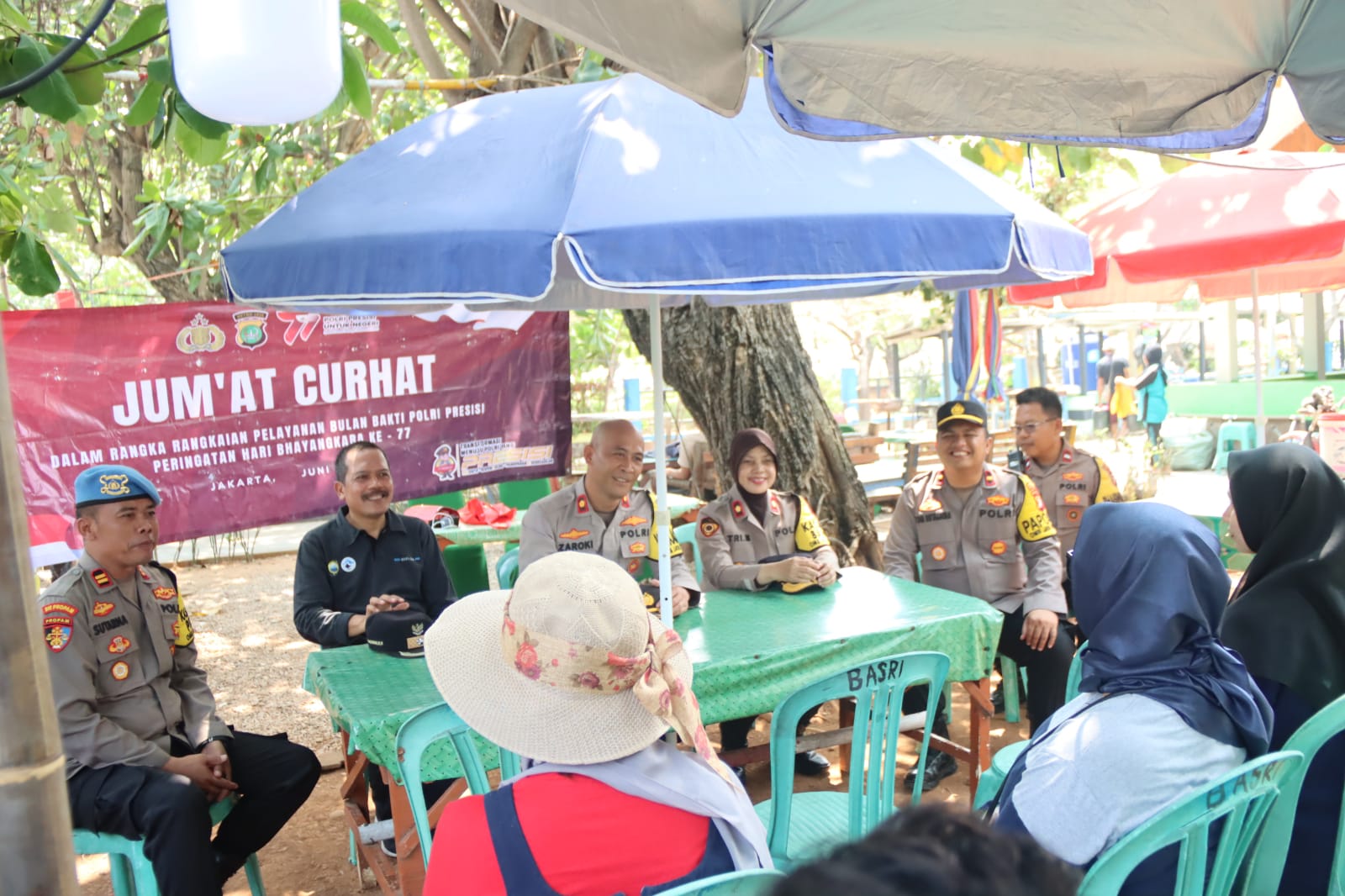 Wakapolres Kepulauan Seribu Bersama Lurah Pulau Untung Jawa Gelar Jumat Curhat