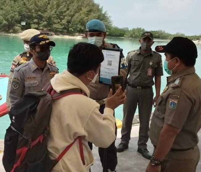Tiba di Kep Seribu Utara, Semua Penumpang Kapal Diwajibkan Scan PeduliLindungi