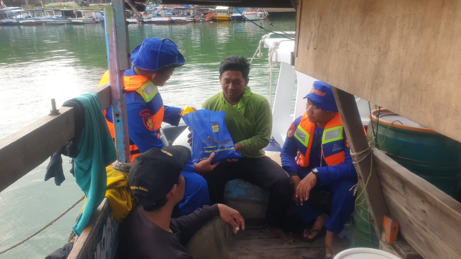 Satpolairud Polres Kepulauan Seribu Gelar Patroli Dialogis Laut, Antisipasi Kejahatan dan Jaga Kamtibmas Perairan