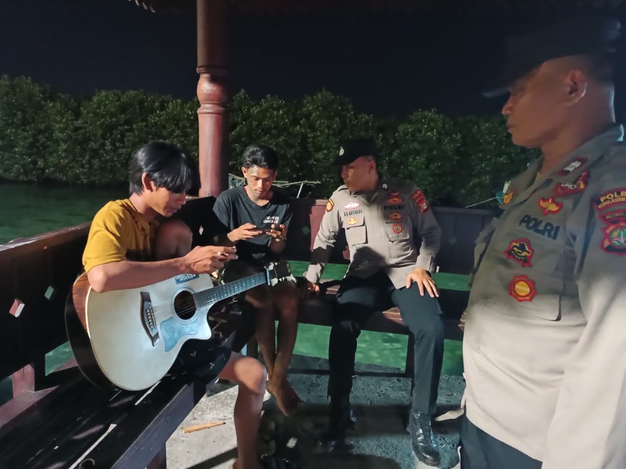 Polsek Kepulauan Seribu Utara Gelar Patroli Malam Polri Presisi, Himbau Remaja untuk Menciptakan Kondisi Aman dan Antisipasi Gangguan Kamtibmas