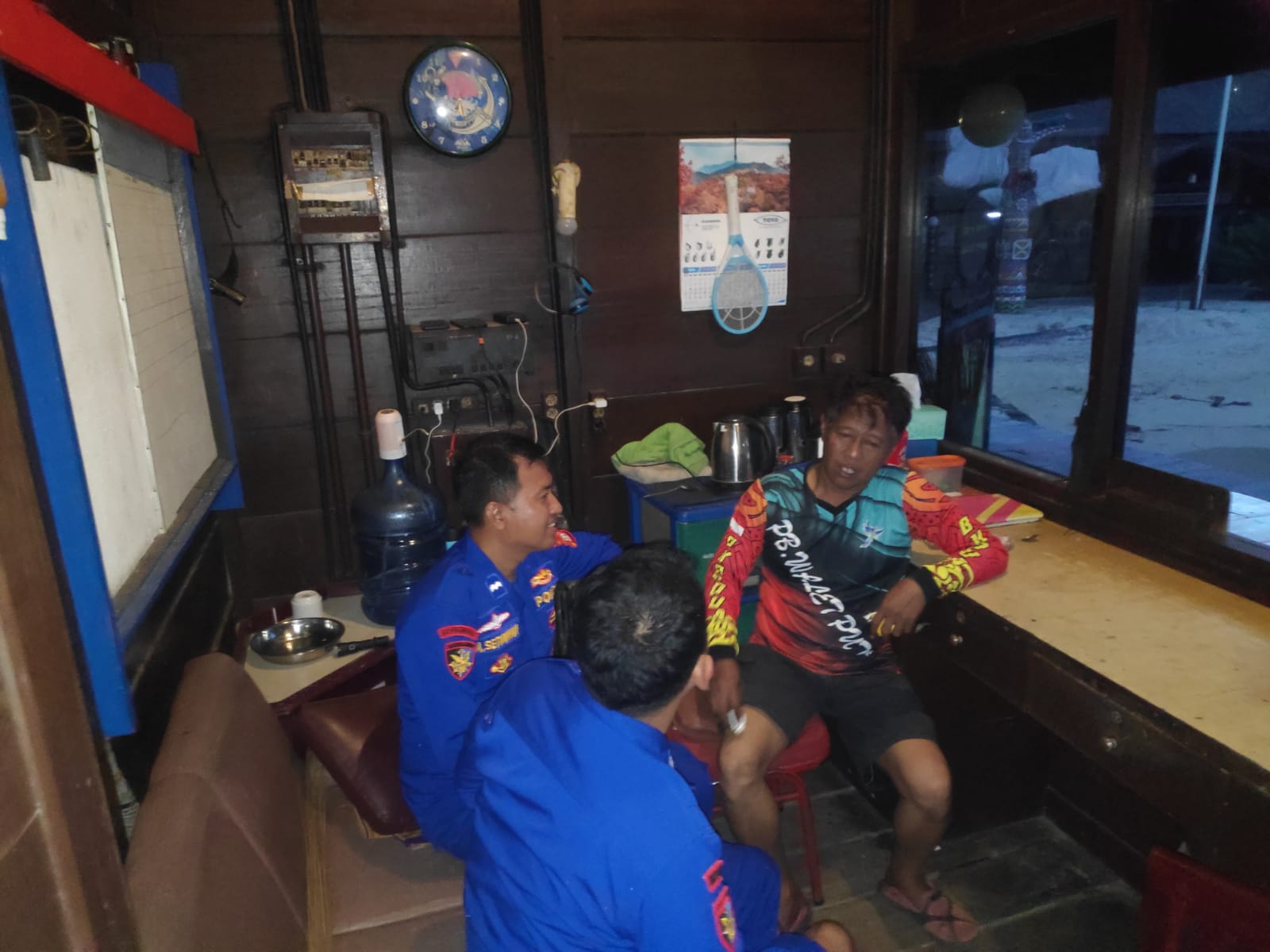 Tim Patroli Laut Malam Sat Polair Polres Kepulauan Seribu Mengamankan Pulau Ayer di Kepulauan Seribu Selatan