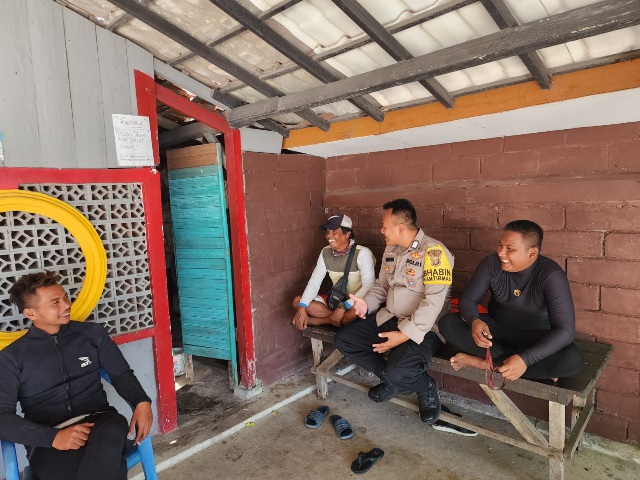Bripka Marwansyah Sambangi Pengurus Homestay di Pulau Pramuka, Himbau Kamtibmas dan Jaga Keamanan bagi Wisatawan