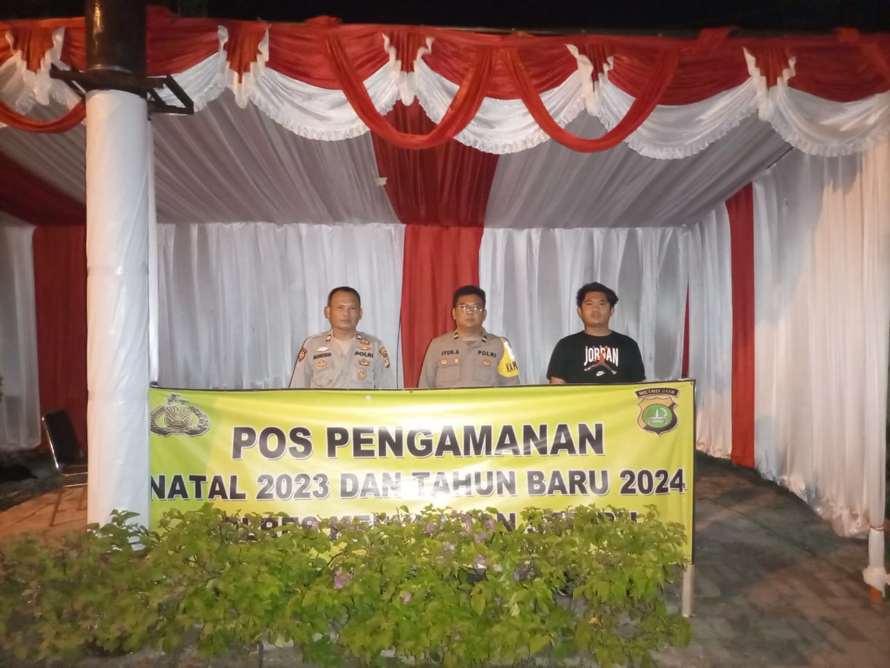 Polsek Kepulauan Seribu Utara Melaksanakan Giat Pospam Pulau Pramuka Demi Keamanan Natal 2023 dan Tahun Baru 2024