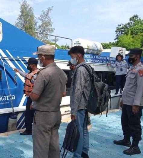 338 Penumpang Kapal Tiba di Kep Seribu Selatan Diwajibkan Scan PeduliLindungi