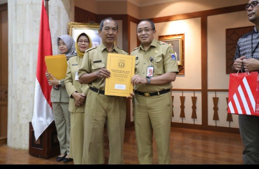 Sekko Jakut Serahkan SK Pensiun Kepada 11 Orang Pegawai