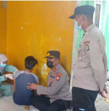 Vaksinasi Booster Door to Door Polsek Kep Seribu Selatan digelar di 4 Pulau