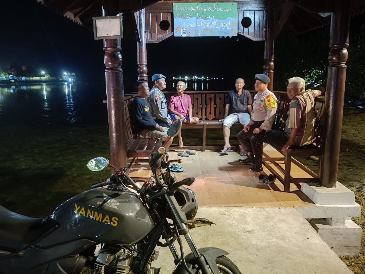 Polsek Kepulauan Seribu Utara Gelar Patroli Malam Antisipasi Tawuran dan Gangguan Kamtibmas