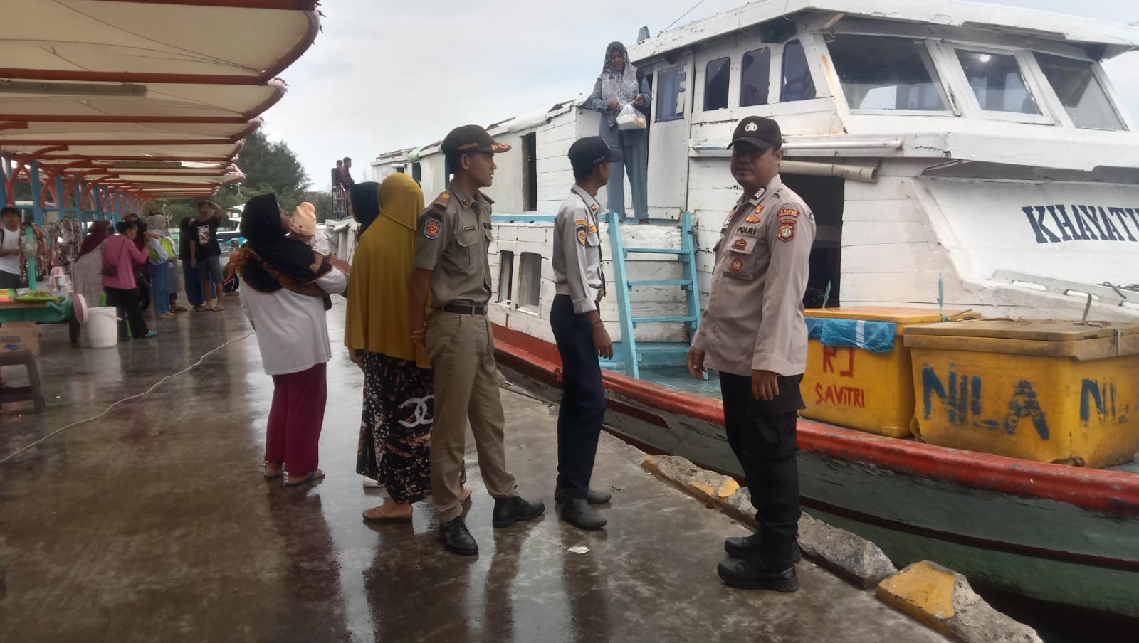 Polsek Kepulauan Seribu Utara Amankan Dermaga Pulau Harapan dan Sampaikan Himbauan kepada Wisatawan