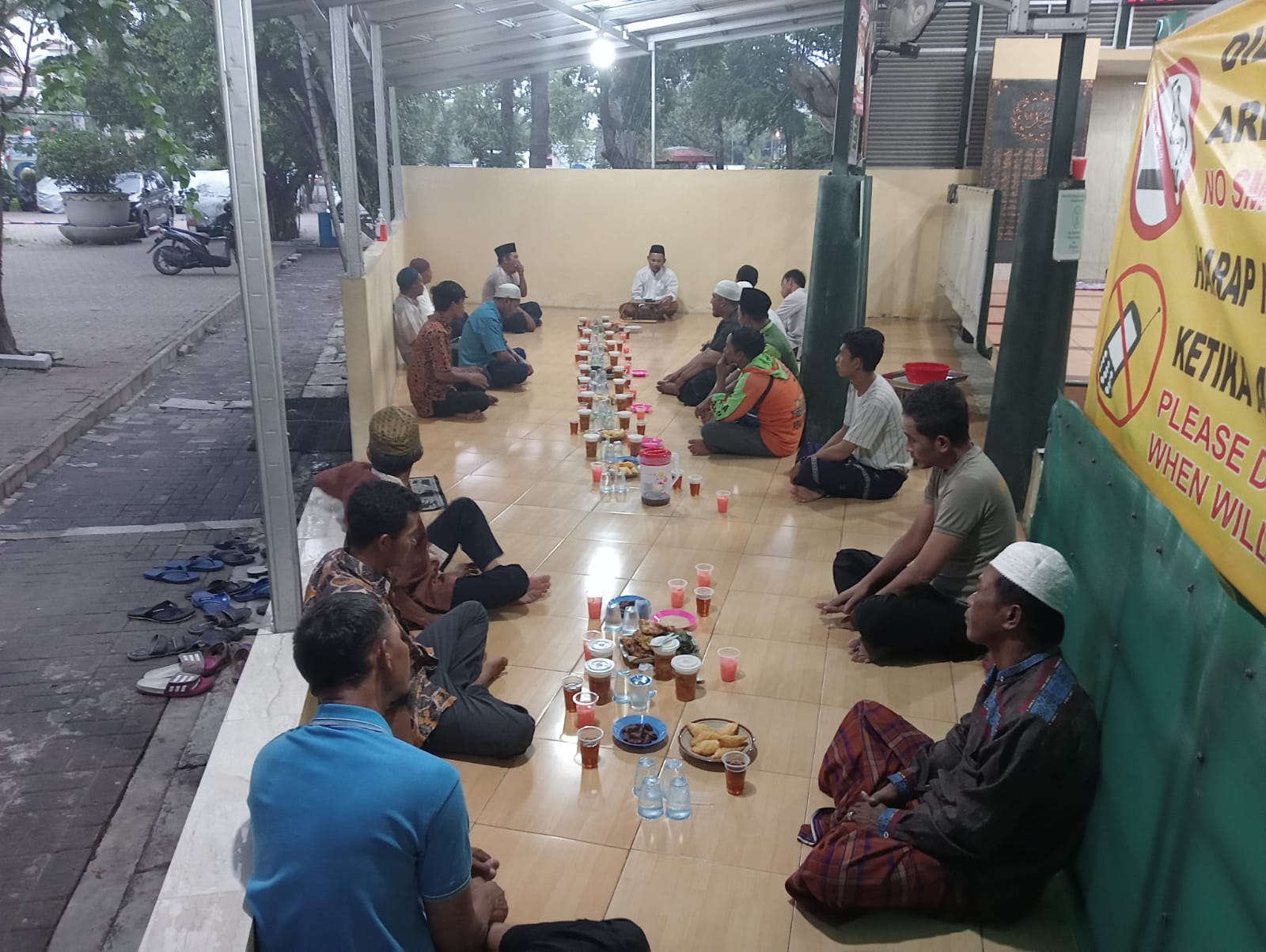 Polres Kepulauan Seribu Gelar Buka Puasa dan Tarawih Bersama, Ajak Warga dan Nelayan Waspada Kamtibmas dan Cuaca