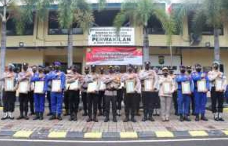 Beri Penghargaan ke 24 Personelnya, Kapolres Kepulauan Seribu: Pertahankan Prestasi Yang Dicapai dan Menjadi Motivasi Bagi Anggota Lainnya