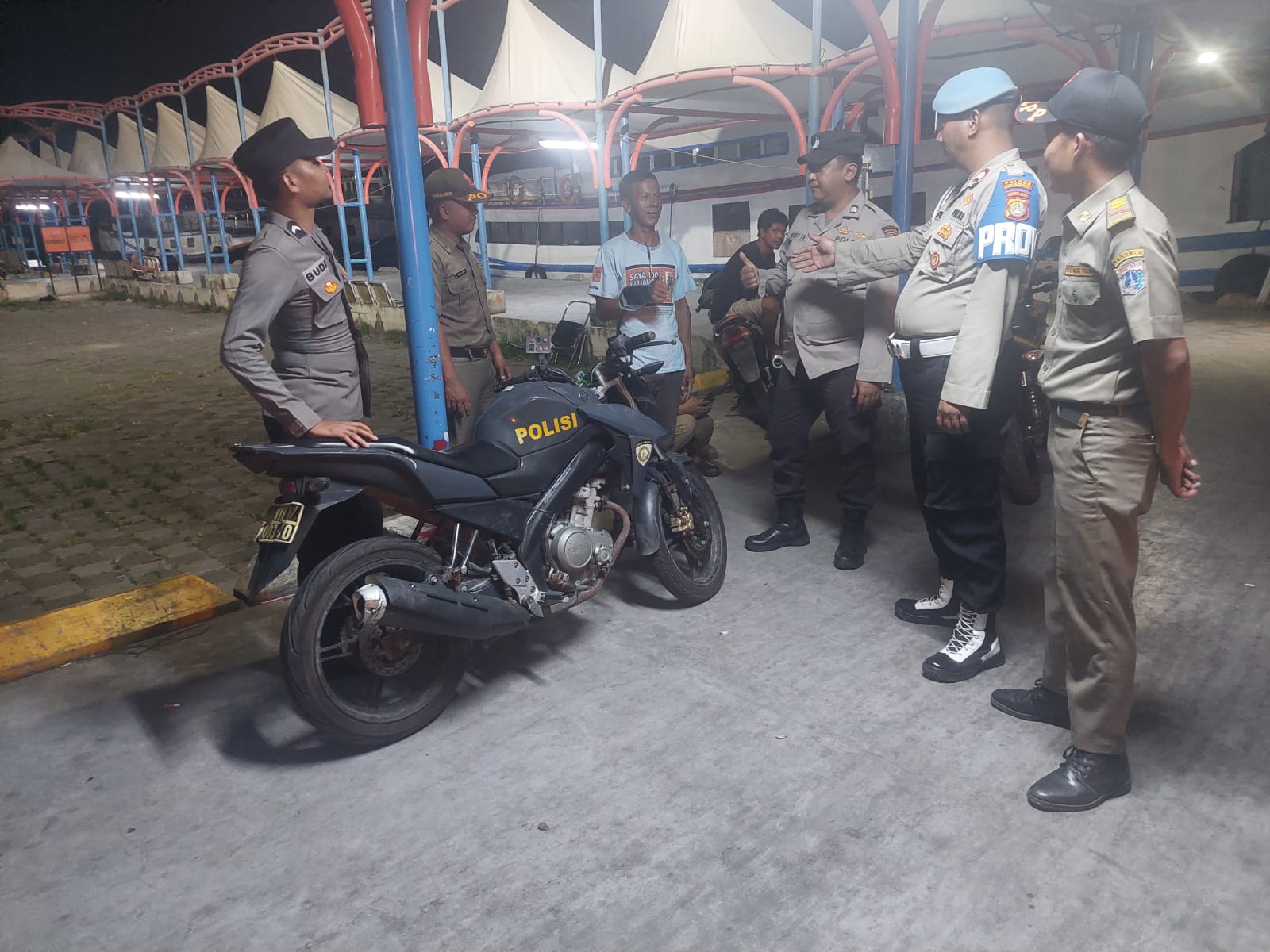 Patroli Malam Pulau Panggang Tangkal Radikalisme Dengan Sambang Warga
