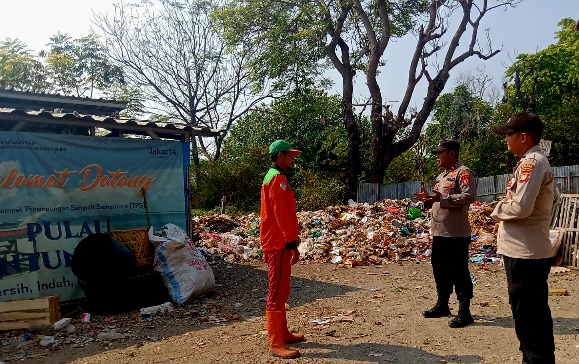 Polsek Kepulauan Seribu Selatan Gencar Awasi Tempat Pembuangan Sampah dan Kampanyekan Pencegahan Polusi Udara