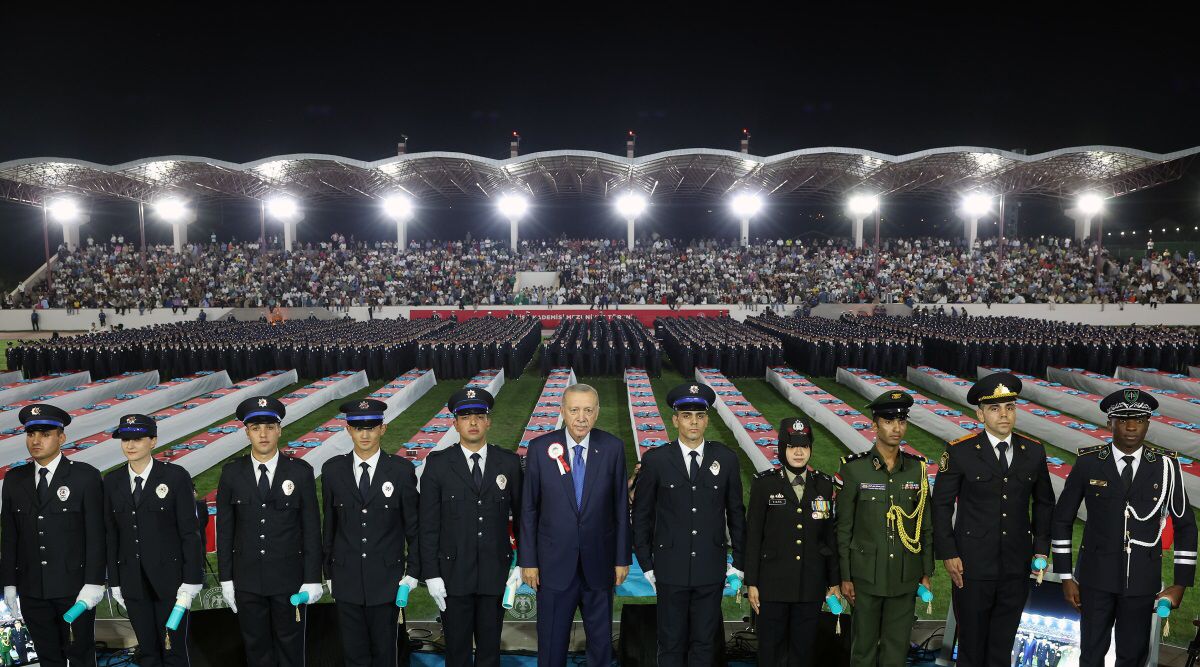 Bikin Bangga, 3 Anggota Polri Diwisuda Langsung Presiden Erdogan Usai Ikuti Pendidikan 2 Tahun di Turki