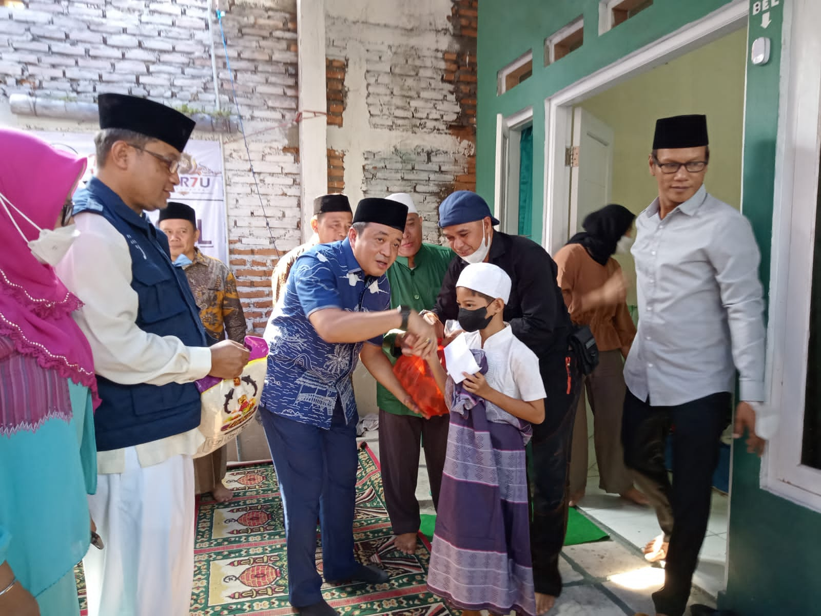 Hadiri Santunan dan Khitanan Anak Yatim, Sekko Jakut Ajak Masyarakat Sedekah Sampah