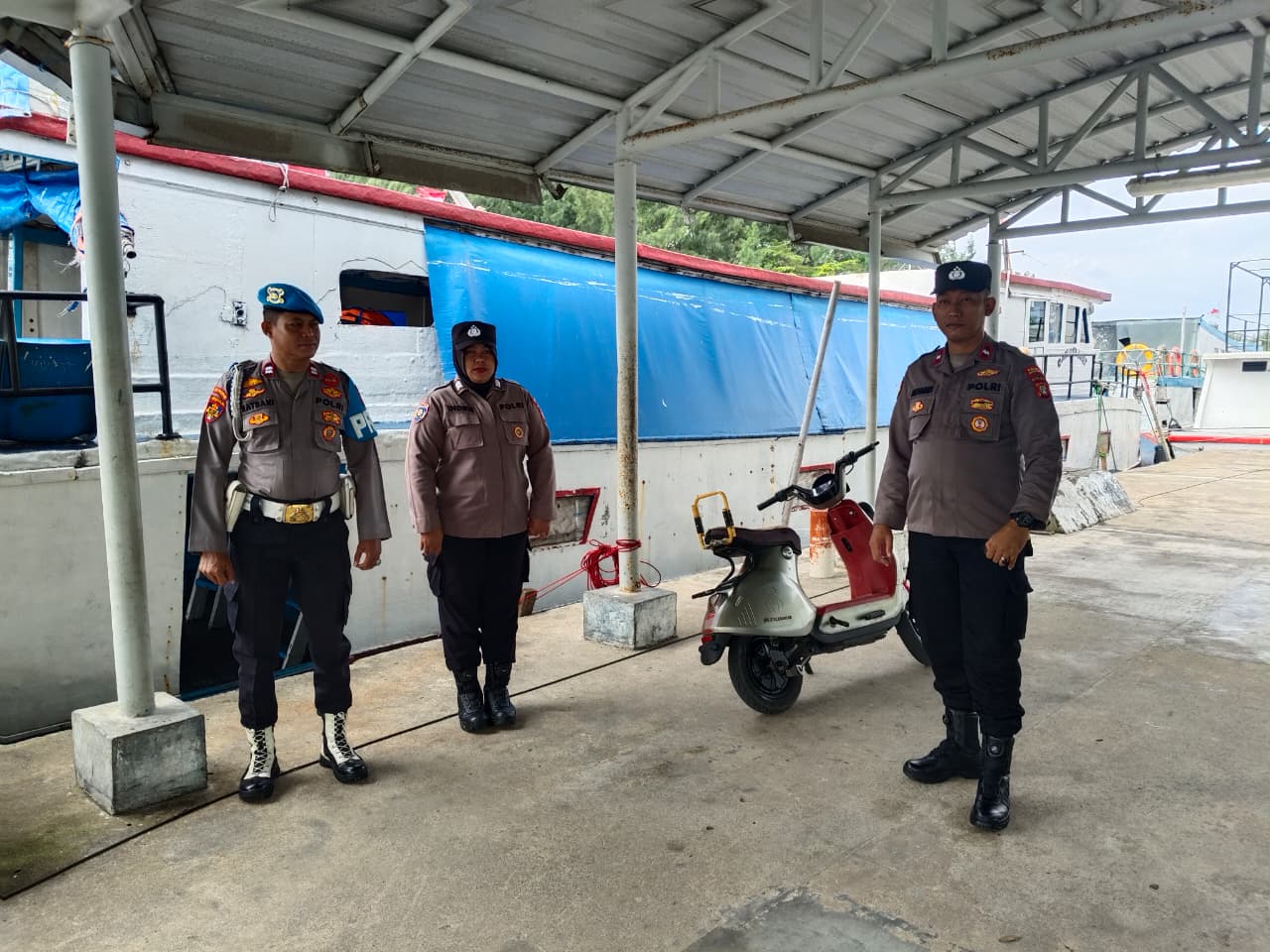 Polres Kepulauan Seribu Rutin Gelar Strong Point di Dermaga dan Sekolah, Kapolres Tekankan Keselamatan dan Perlindungan Pelajar