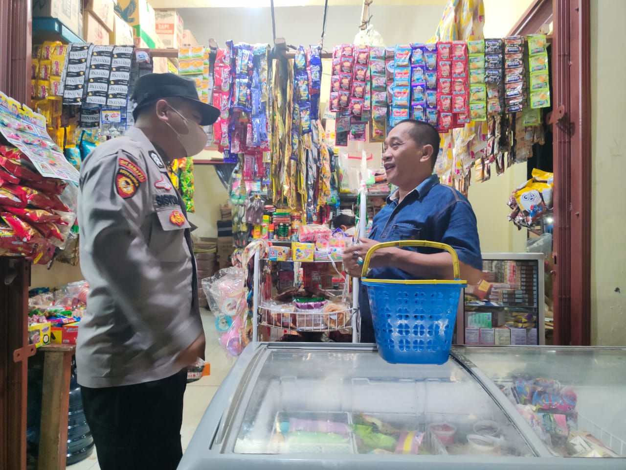 Polsek Kepulauan Seribu Utara Himbau Pemilik Warung di Pulau Harapan Tidak Menjual Minuman Keras (Miras) dan Mendorong Pelaporan