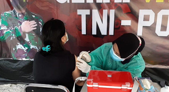 20 Warga, Hari Ini Jalani Suntik Vaksin di Gerai Vaksin Presisi Polres Kepulauan Seribu