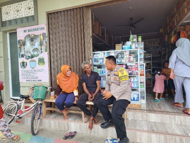 Bhabinkamtibmas Pulau Pramuka Berikan Himbauan Kamtibmas kepada Pemilik Warung