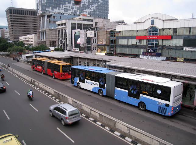 Sambut HUT DKI Besok, Naik BusTranJakarta, MRT Dan LRT Masyarakat Hanya Bayar Rp 1