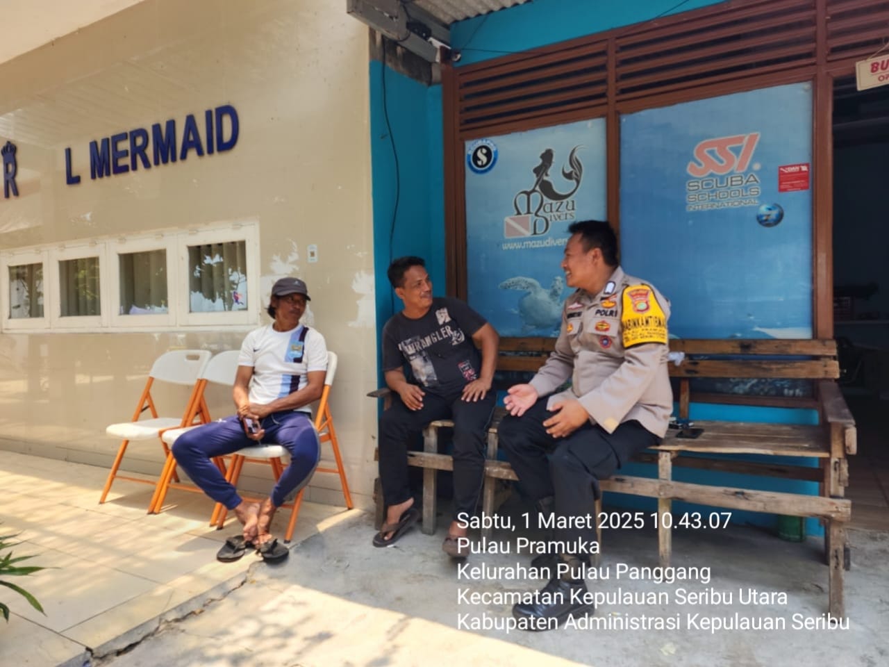 Polisi Baik Peduli Masyarakat: Bhabinkamtibmas Pulau Pramuka Sambangi Warga dan Beri Himbauan Kamtibmas