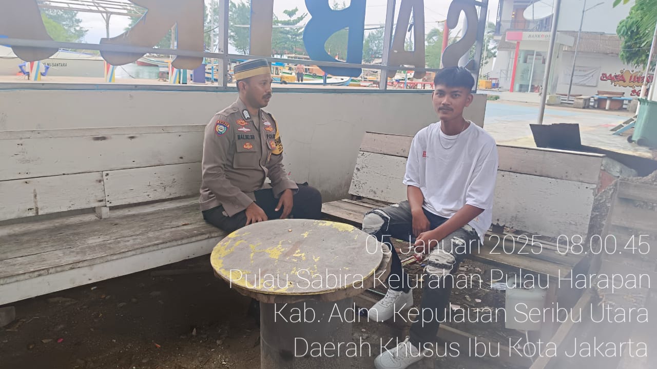 Bhabinkamtibmas Pulau Sabira Jalin Silaturahmi dengan Tokoh Masyarakat Demi Tingkatkan Kamtibmas 