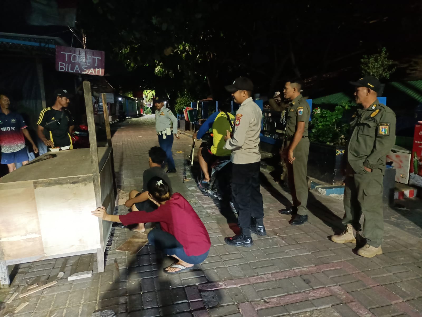 Patroli Ramadhan Polsek Kepulauan Seribu Selatan Juga Sambangi Warga