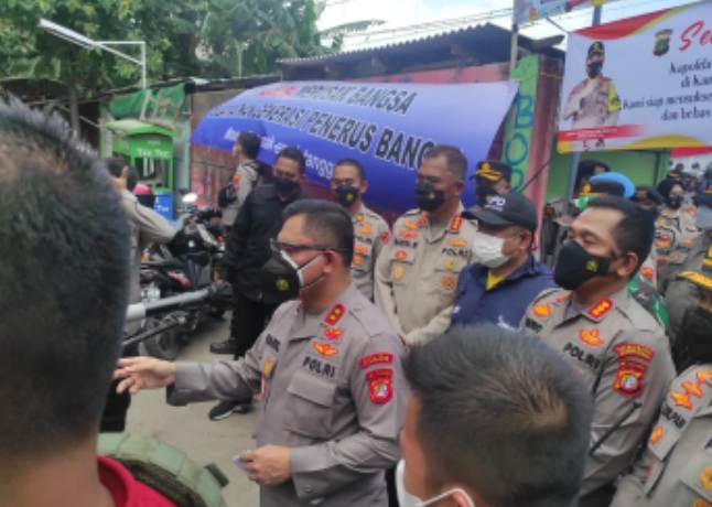 POLDA METRO JAYA “SULAP” KAMPUNG BAHARI MENJADI KAMPUNG VAKSINASI