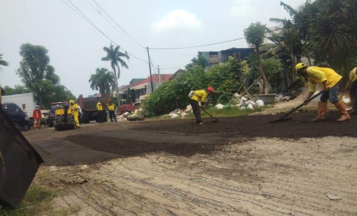 Jalan Diperbaiki Kini Warga di 3 RW Kedoya Utara  Bernafas Lega